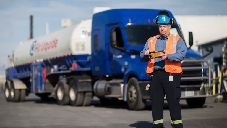 Integrated Bulk Operations in Varennes, Canada 04