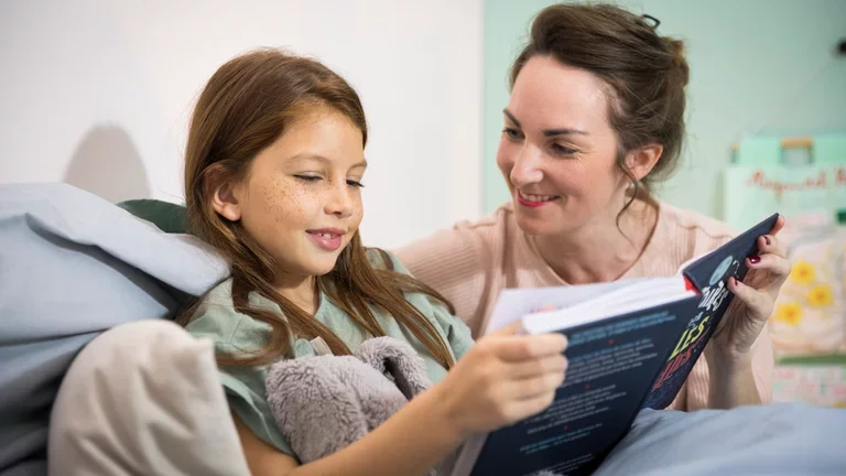 Diabetic kid with mother (reading) 6